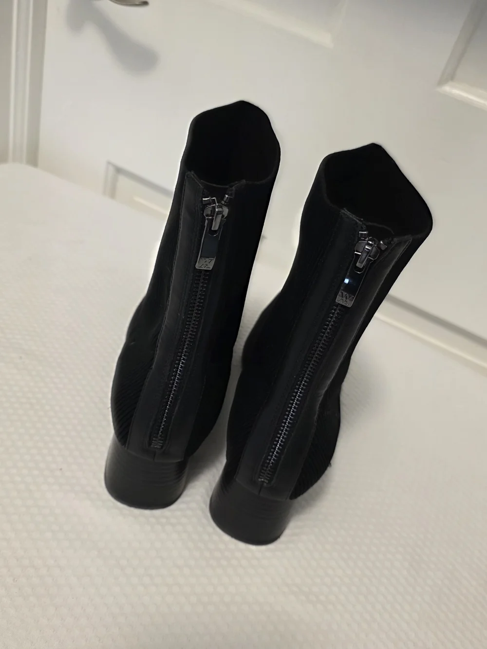Vivaia Squared Toe Black Ribbed Stretch Ankle Booties Block Heel Size 40.5/9.5